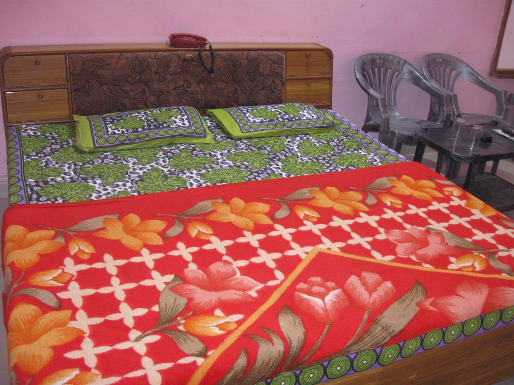 Hotel Shiv Ganga Rishīkesh Zimmer foto